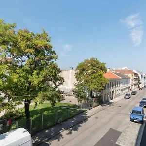 Apartment Grüne Und Zentrale Ruhelage Im Neubau Mit Balkon, Wien