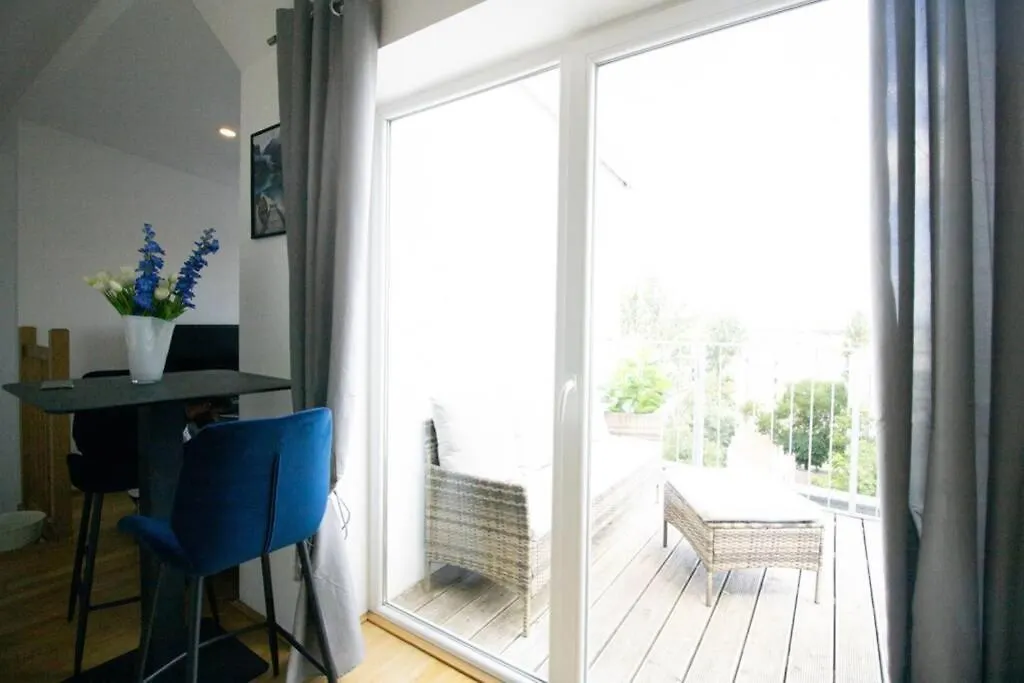 비엔나 Sunny & Cozy Penthouse With Balcony L Dg4'14 아파트